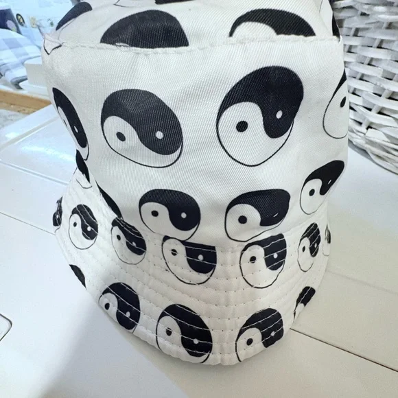 Yin Yang Pattern Bucket Hat - Black & White - Picture 3 of 3